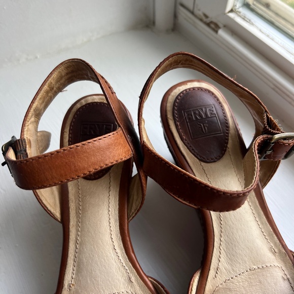 Frye Carlie Seam sandals size 8 - Picture 5 of 9